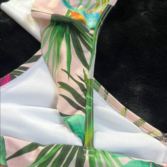Tropical Print Bikini Top - Picture 5 of 7